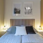 June A Apartman
